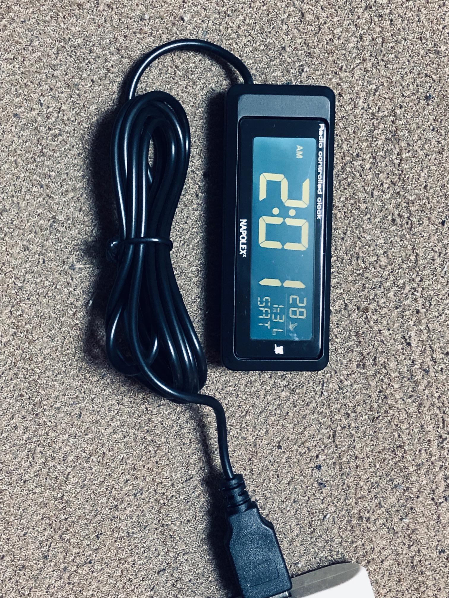 最近の車には時計がない ナポレックス 車用電波時計 Usb給電タイプ 常時点灯の白色led 大型液晶で高い視認性と広い視野角 Fizz 10のレビュー ジグソー レビューメディア