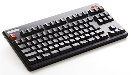 処分品で安く購入できました。正常に動作しているうちは良いキーボード 