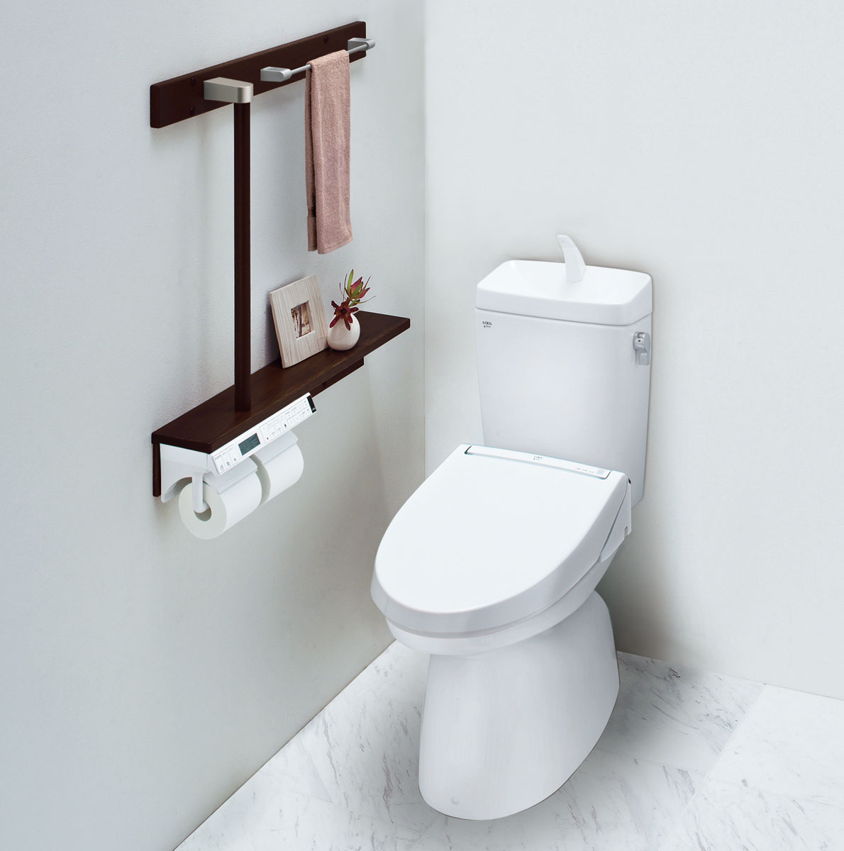 特殊な便器からやっと普通の便器に交換できました - INAX アメージュZ 