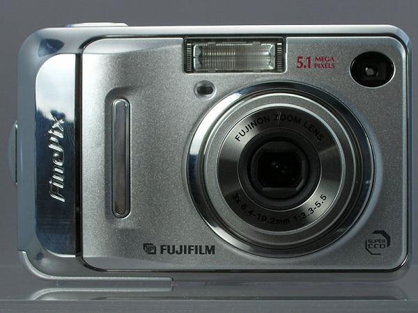 レビュー撮影に使用しているデジカメです - FUJIFILM デジタルカメラ FinePix (ファインピックス) A500のレビュー | ジグソー | レビューメディア
