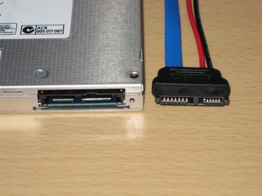 画像 Slimelitesataドライブをデスクトップpcで活用 第2弾 アイネックス Slimline Sata電源変換セットコネクタ Sls 3005saのレビュー ジグソー レビューメディア