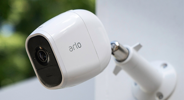 簡単セットアップで死角なし! 高機能ホームセキュリティーカメラ「Arlo Pro 2」
