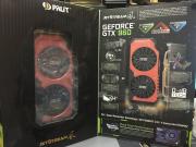 パッケージを開いた状態、小窓からビデオカード本体を見る事が出来、反対側に本製品に詰め込まれたギミック解説が並ぶ。