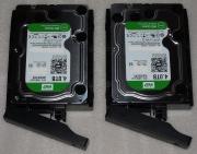 HDD装着(今回は容量を合わせましたが、異なる容量でもSHRと呼ばれるSynology独自のRAIDで、1台までのHDD故障を許容する構成が可能です。)