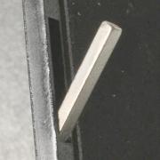 マグネットが取れた状態。フラップを開けるとこうなった