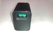 付属アダプタはQuick charge3対応