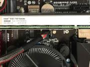 M.2ソケットにケーブルを接続