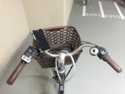 ハンドル左側にスマホホルダーをつけてXperiaを固定