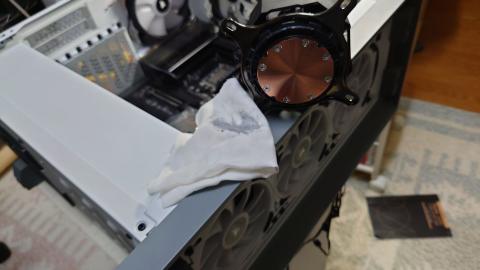 固化グリス拭き取り