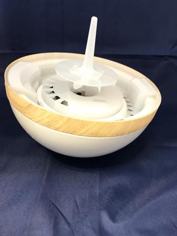 蓋の中にはモーターなどが入っている