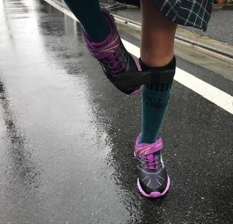 靴で蹴っても、抵抗は少なく、安全!