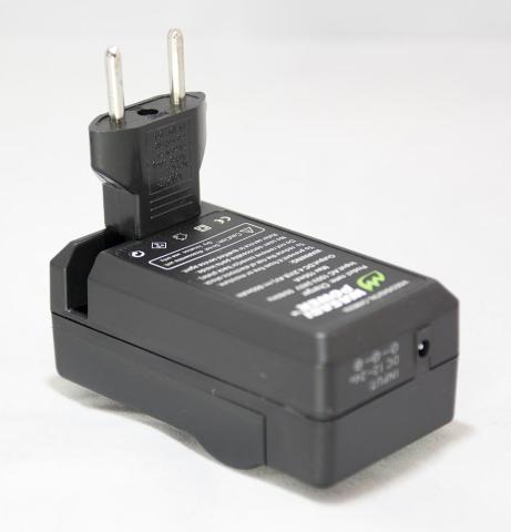 電源変換プラグを装着したところ