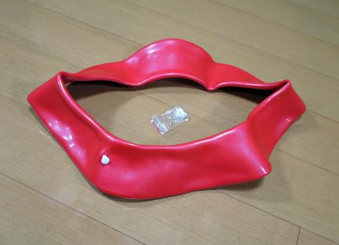 栓の予備が二つ付いてきています