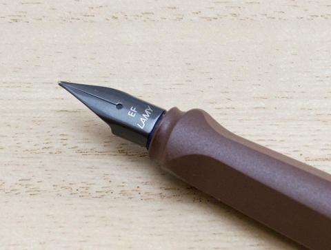 サイズは”EF”です