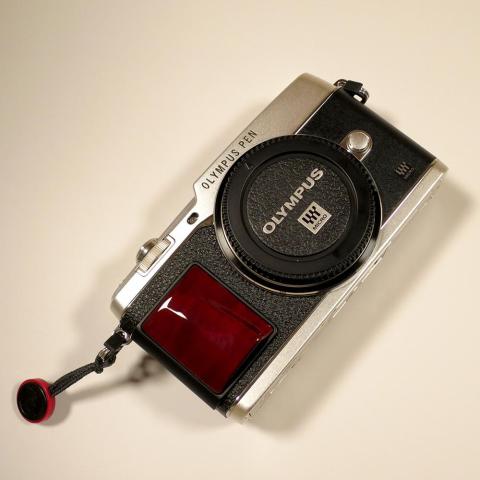 左側パーツのみ貼り付け済