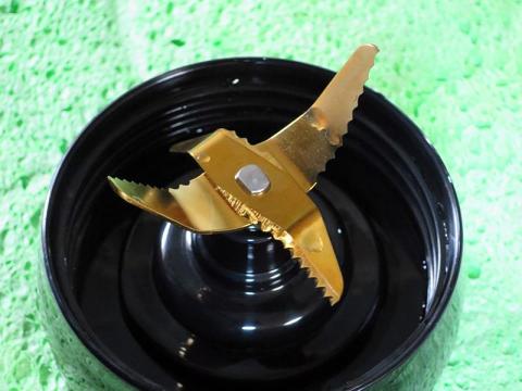 波刃チタンカッター