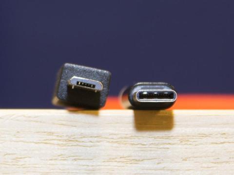 左:microUSB 右:Type-C