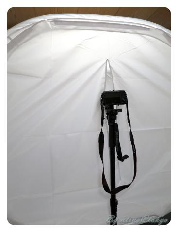 周りは面ファスナーで簡単に着脱出来ます