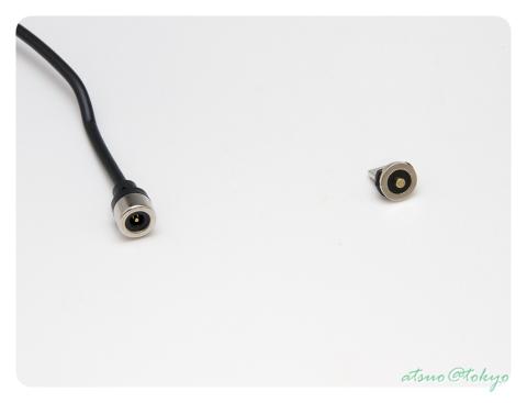 これ以上近づけるとくっつきます