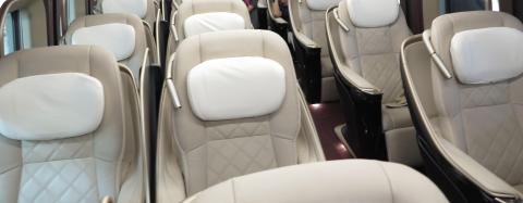 新幹線も2+1の3列仕様、左側最後列でした