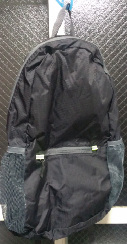 脱皮してみました、縫製はしっかりしており普段使いに問題ないと思われる