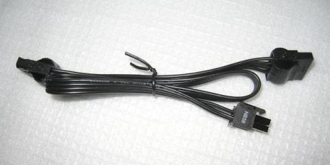 4pinペリフェラルコネクター数2