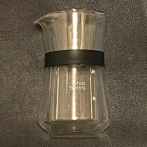 ガラス製のカラフェは2重構造、高級感も有ります。