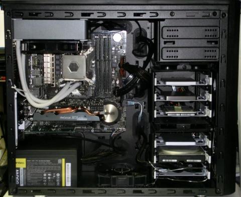 組み上げたPC内部
