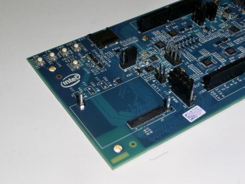 拡張ボード:Edisonモジュール搭載部