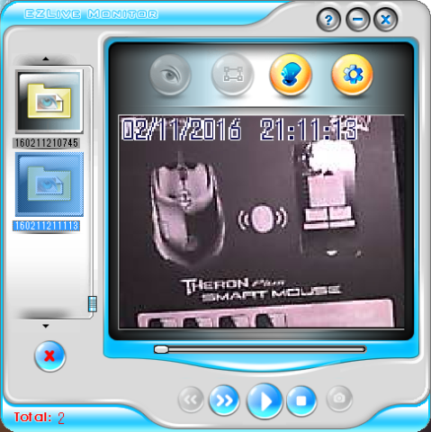 暗い室内で電気を消した環境