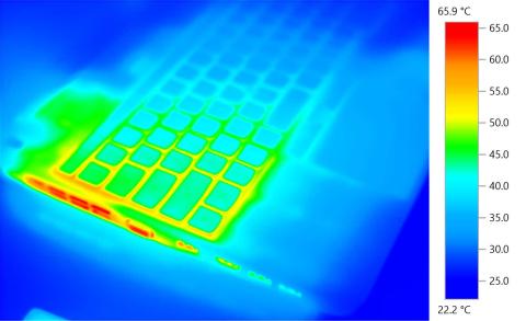 左側面のCPU排熱