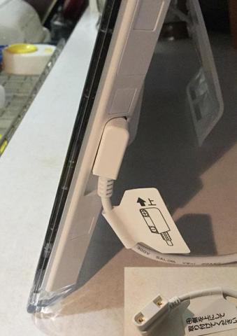 マグネット式電源コネクタ