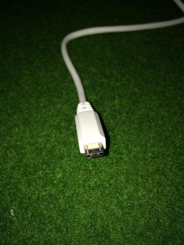 付属USBケーブル