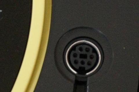 シリアルポートの拡大写真