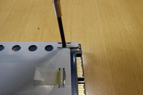 マウントから外します