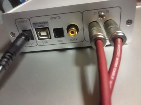 ▲USB端子の上に「Asynchronous XMOS」とラベルが貼付されている