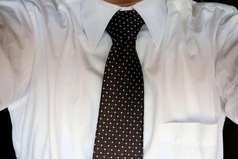 ▲この状態でスーツの上着を替えていきます