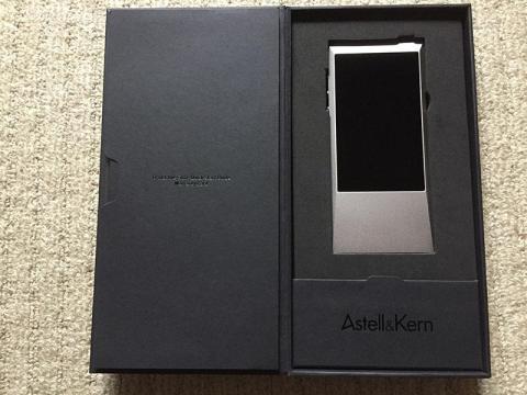 ▲AK Jr。箱は傷ありだが中身は綺麗だった