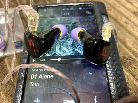 ▲JH Audio MichelleとSedna Earfit Light Short SS