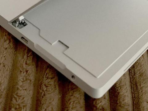 ▲ストレージの不足分はmicroSDで補う