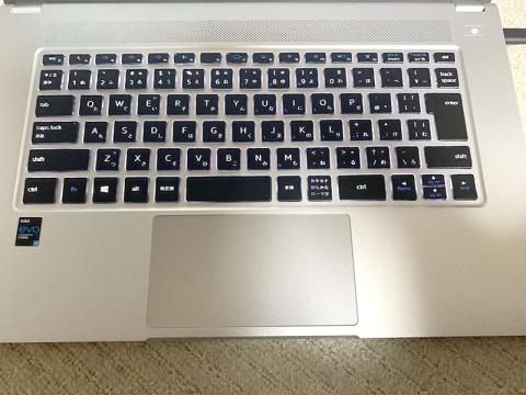 ▲キーボードは日本語配列でバックライト内蔵