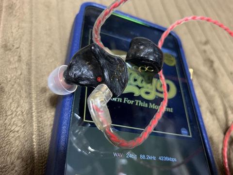 ▲SpinFit W1(S)で試聴