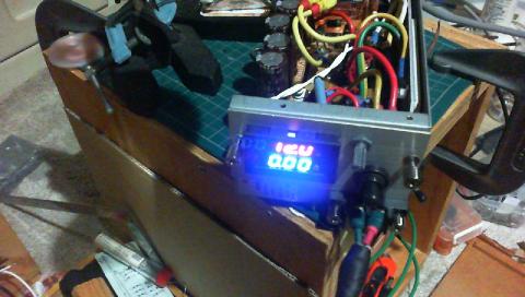 前方斜め上から