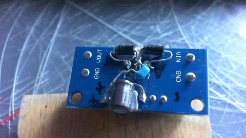 半田付けがひどいのでCOM-G52で固定