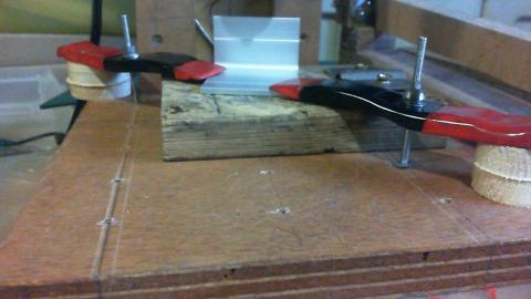 3cm間隔で穴をあけました。