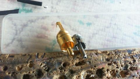 先端穴あきRCAピン