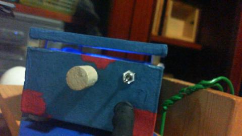 蓋には4本のタボが出ている