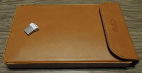 USBメモリーが寂しそうな感じです。