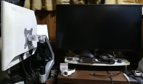 普段はシングルディスプレイ