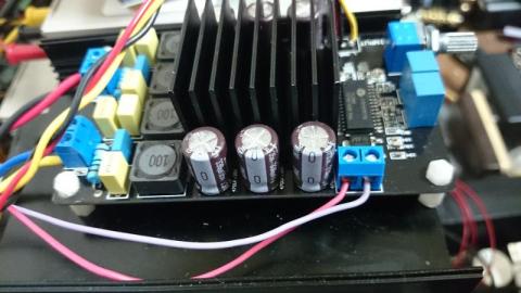 印刷がなんか汚いニチコンコンデンサ